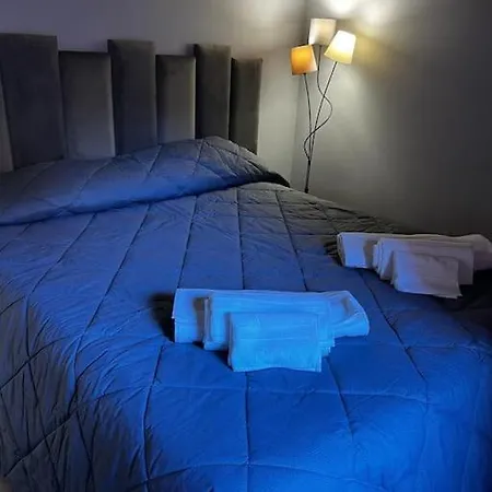 Le Cento Sculture Apartment *